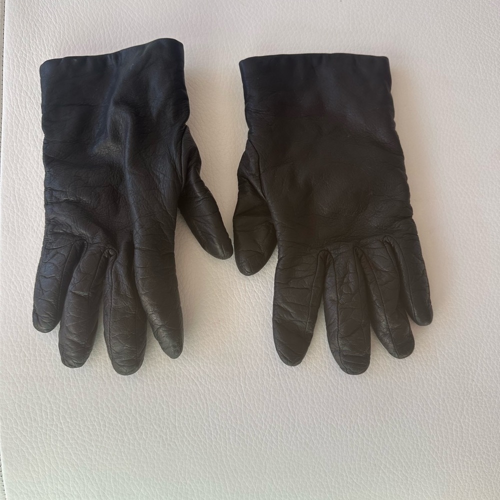 Saks Fifth Avenue Womens Cashmere lined leather gloves